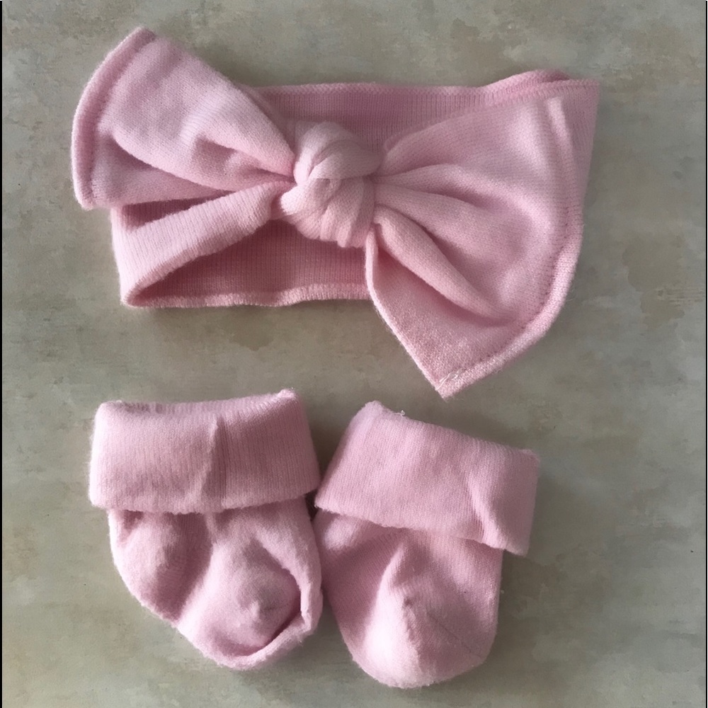 0-6 Months baby bow and sock set